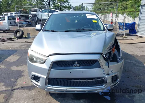 2011 Mitsubishi Outlander Sport Es z USA, uszkodzony, nr VIN JA4AP3AU2BZ000576